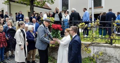 Hochzeit von Jonas und Verena – Schützen gratulieren mit Spalier